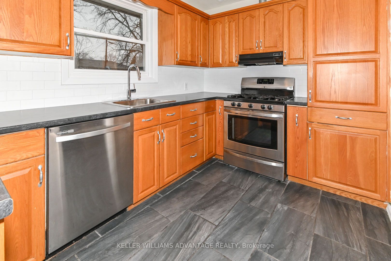 Additional image 4 of 936 Somerville Street, Oshawa, ON, L1G 4J7