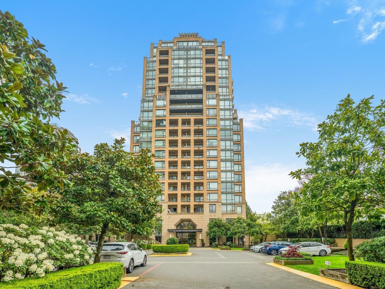 1502-7388 Sandborne Avenue, Burnaby, BC, V3N 5C4