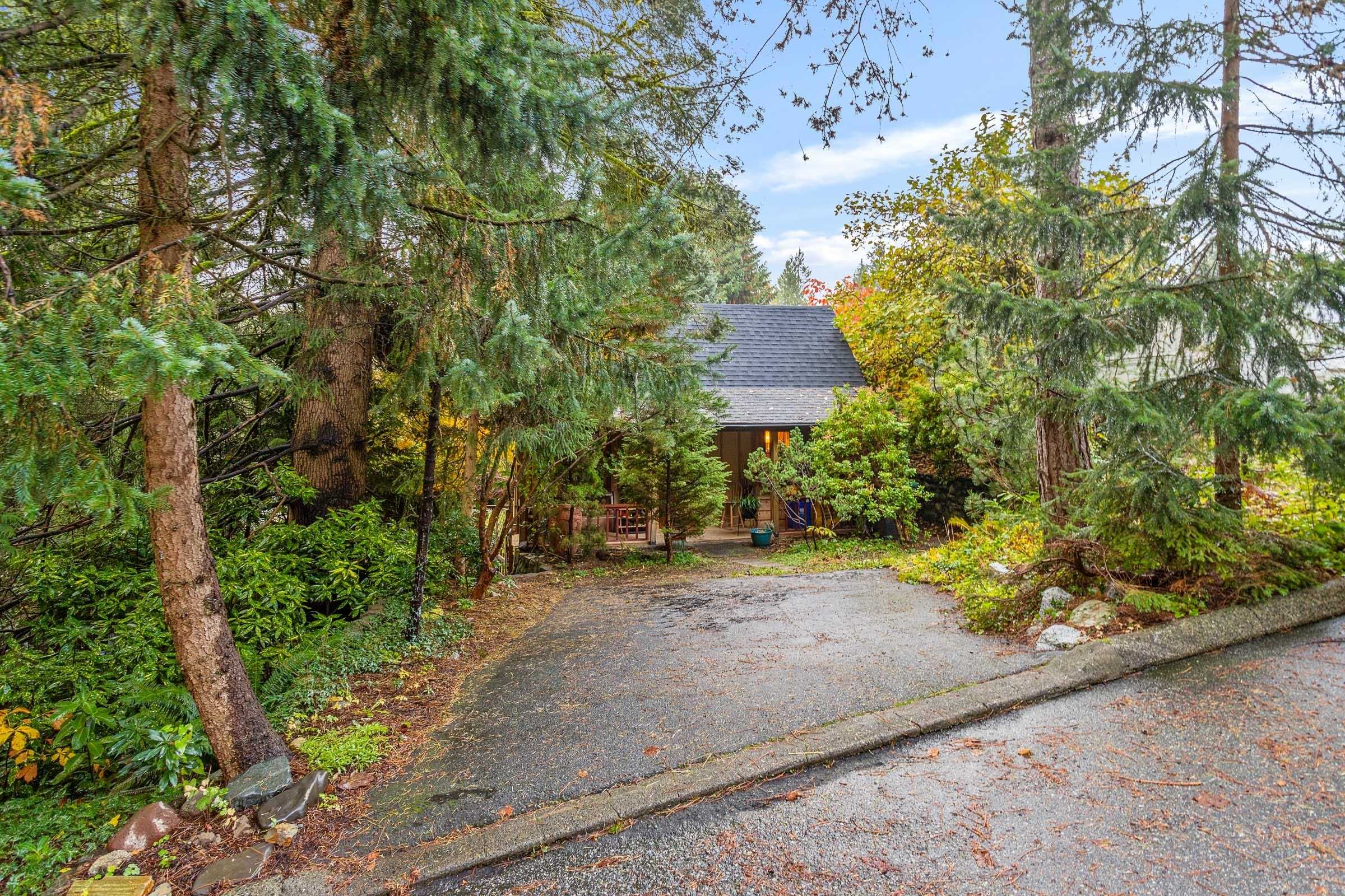 713 St. James Road E, North Vancouver, BC, V7K 1G9
