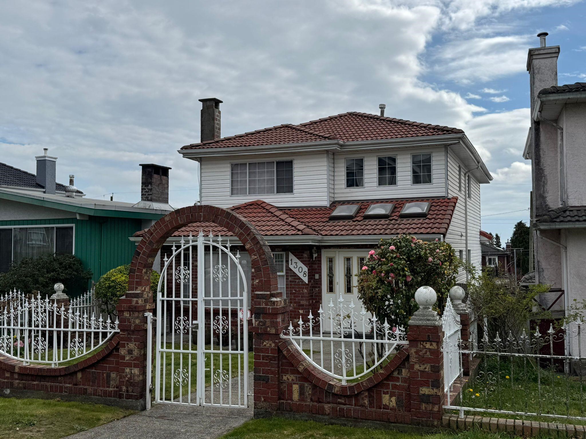 Additional image 2 of 1308 62nd Avenue E, Vancouver, BC, V5X 2H5