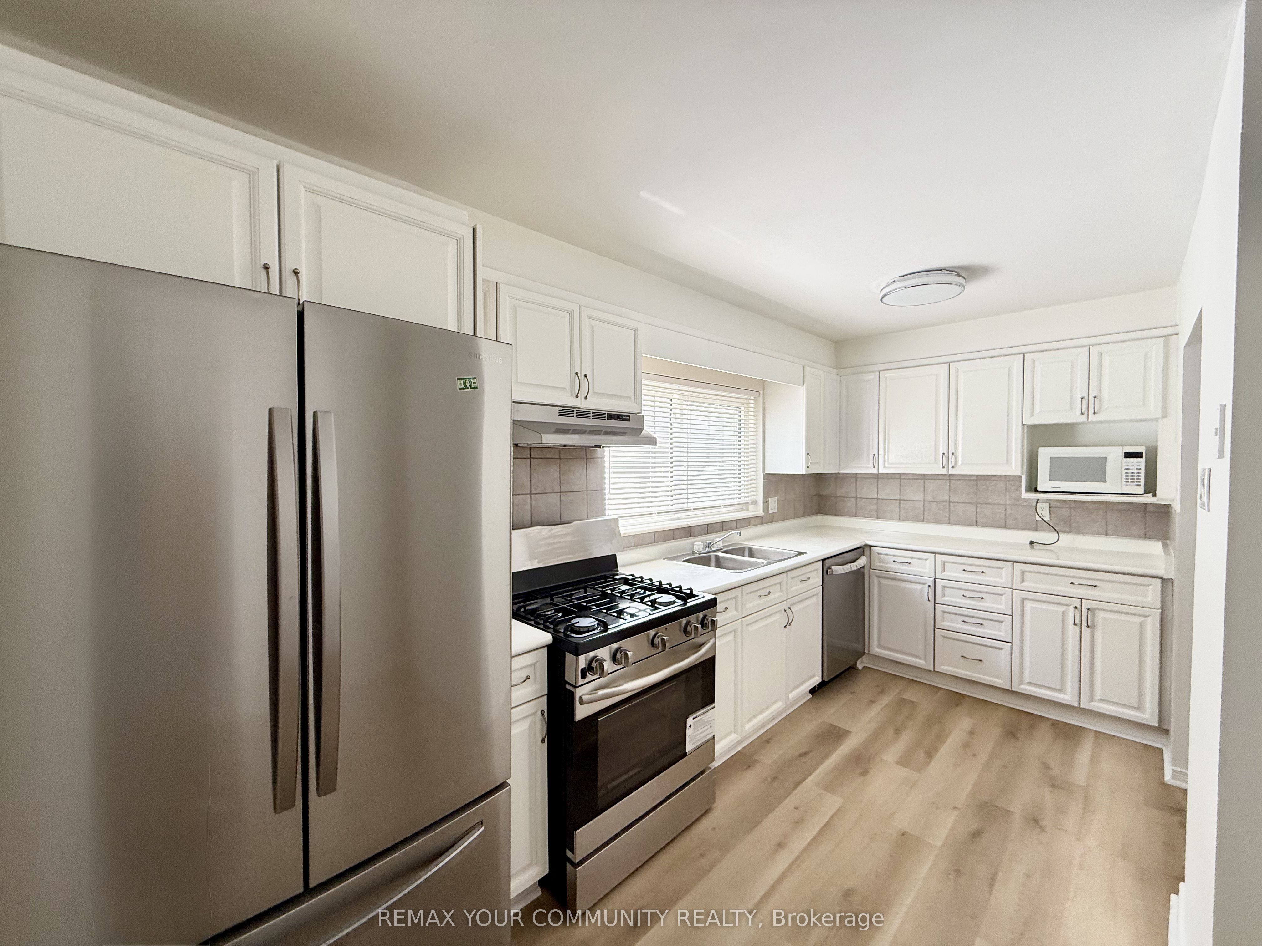 Additional image 2 of Upper-17 Regatta Crescent, Toronto, ON, M2R 2X7