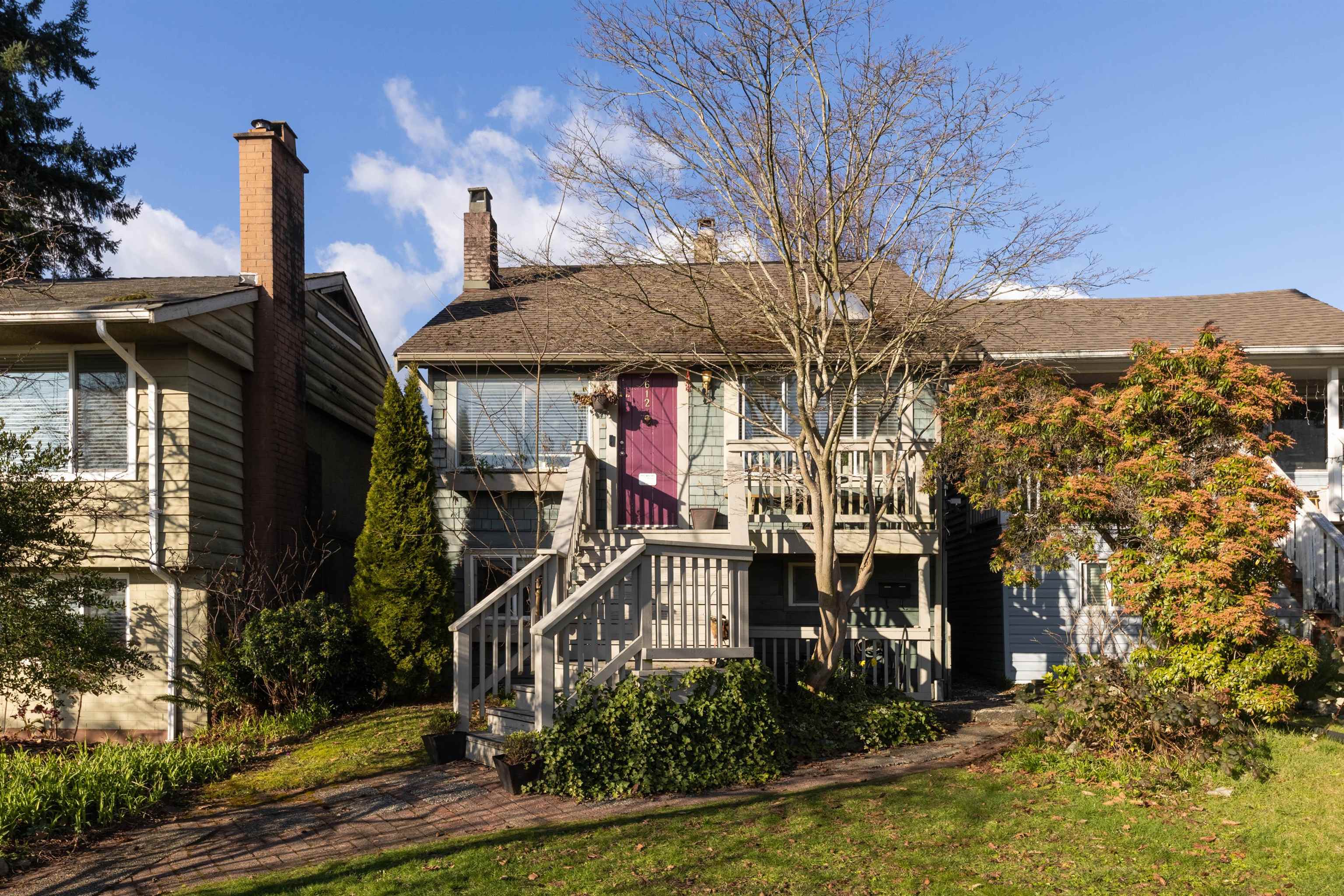 612 4th Street E, North Vancouver, BC, V7L 1J8