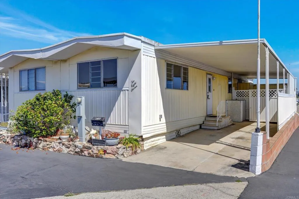 287 Robin Lane, Oceanside, CA 92057 photo 3