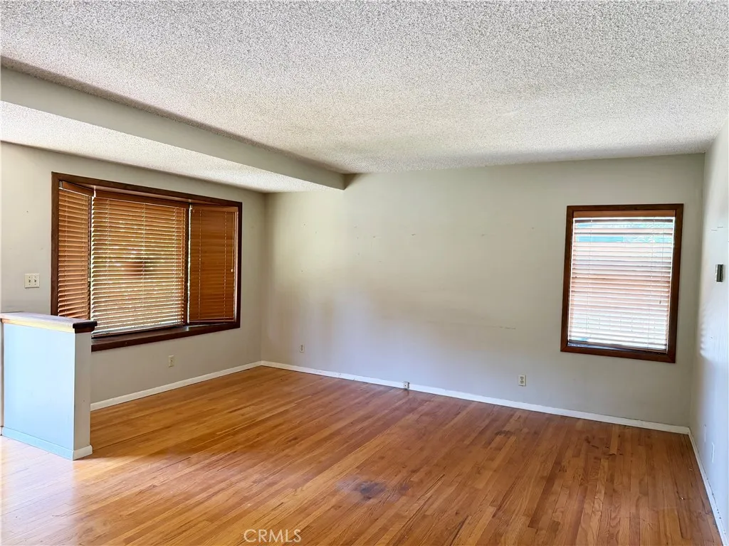 3555 Ross St, Riverside, CA 92503 photo 3