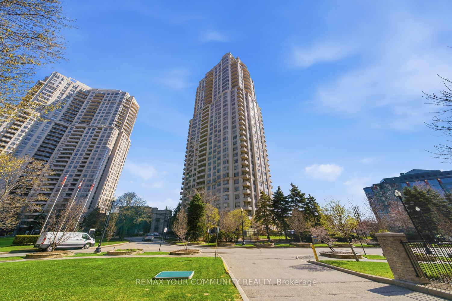1116-25 Kingsbridge Garden Circle, Mississauga, ON, L5R 4B1