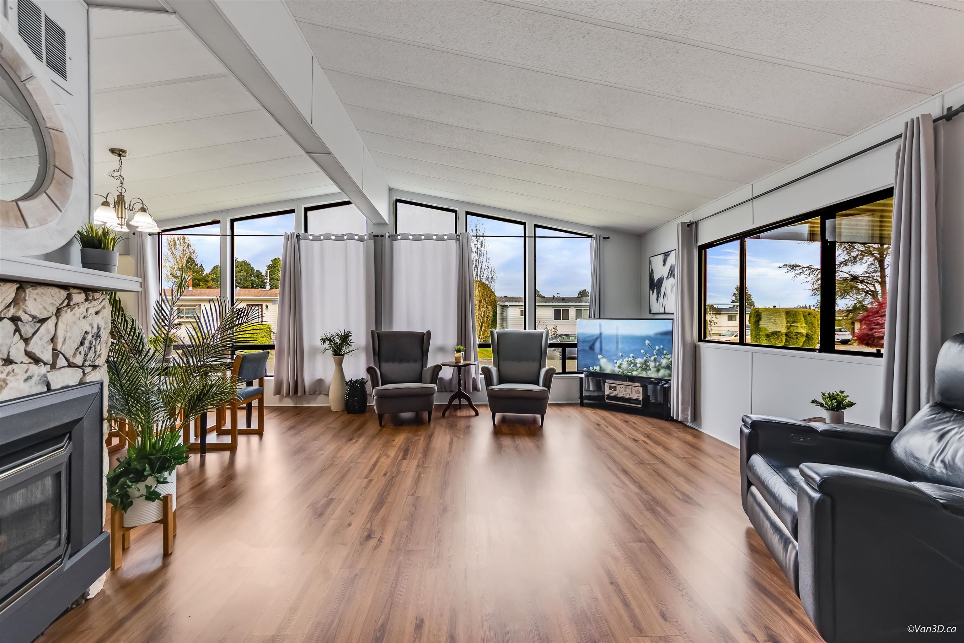 Additional image 6 of 18-2120 King George Boulevard, Surrey, BC, V4A 6Y8
