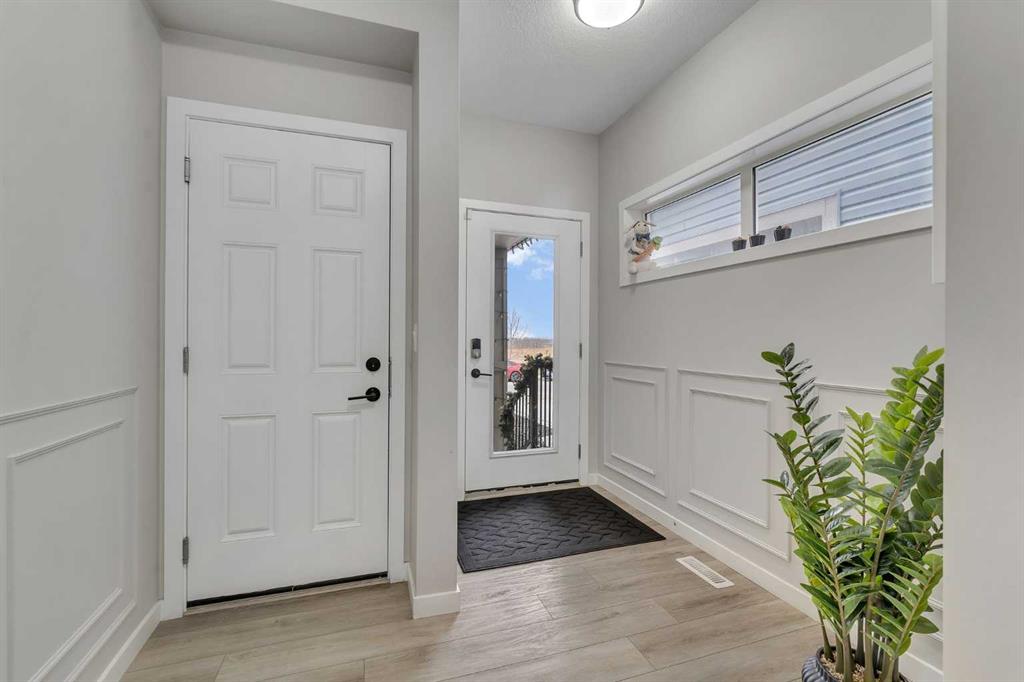 Additional image 4 of 341 Walcrest View SE, Calgary, AB, T2X 4V9