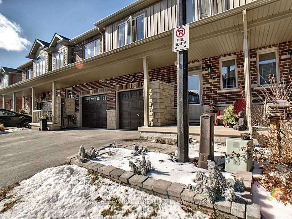 22-380 Lake Street, Grimsby, ON, L3M 0E8