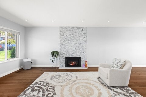 Additional image 9 of 219 26th Street E, North Vancouver, BC, V7N 1A7