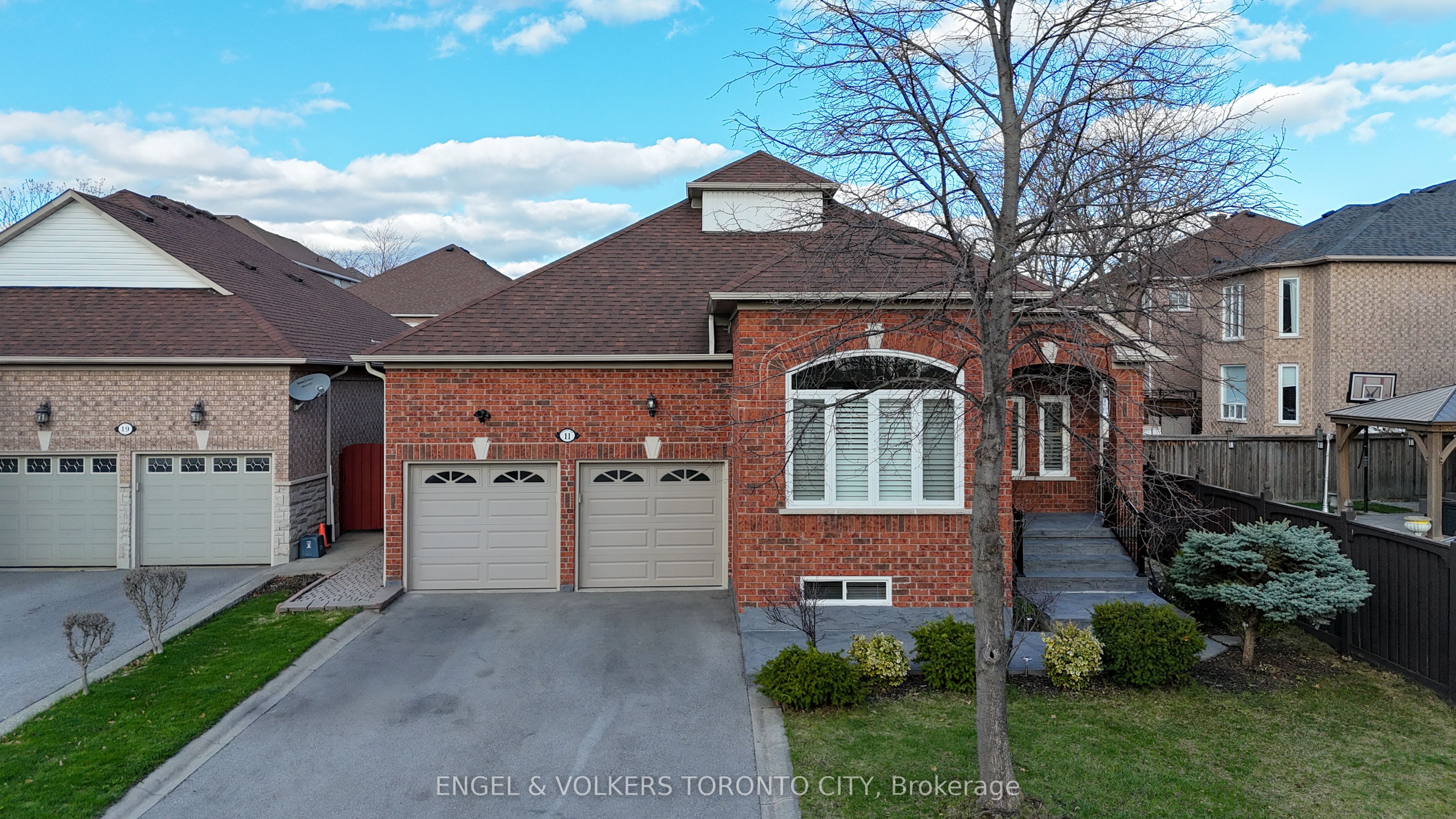 11 Aventura Crescent, Vaughan, ON, L4H 2G2