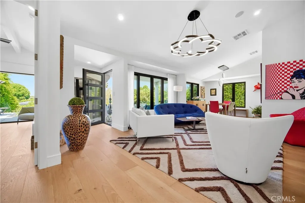 13646 Valley Vista Blvd, Sherman Oaks, CA 91423 photo 5