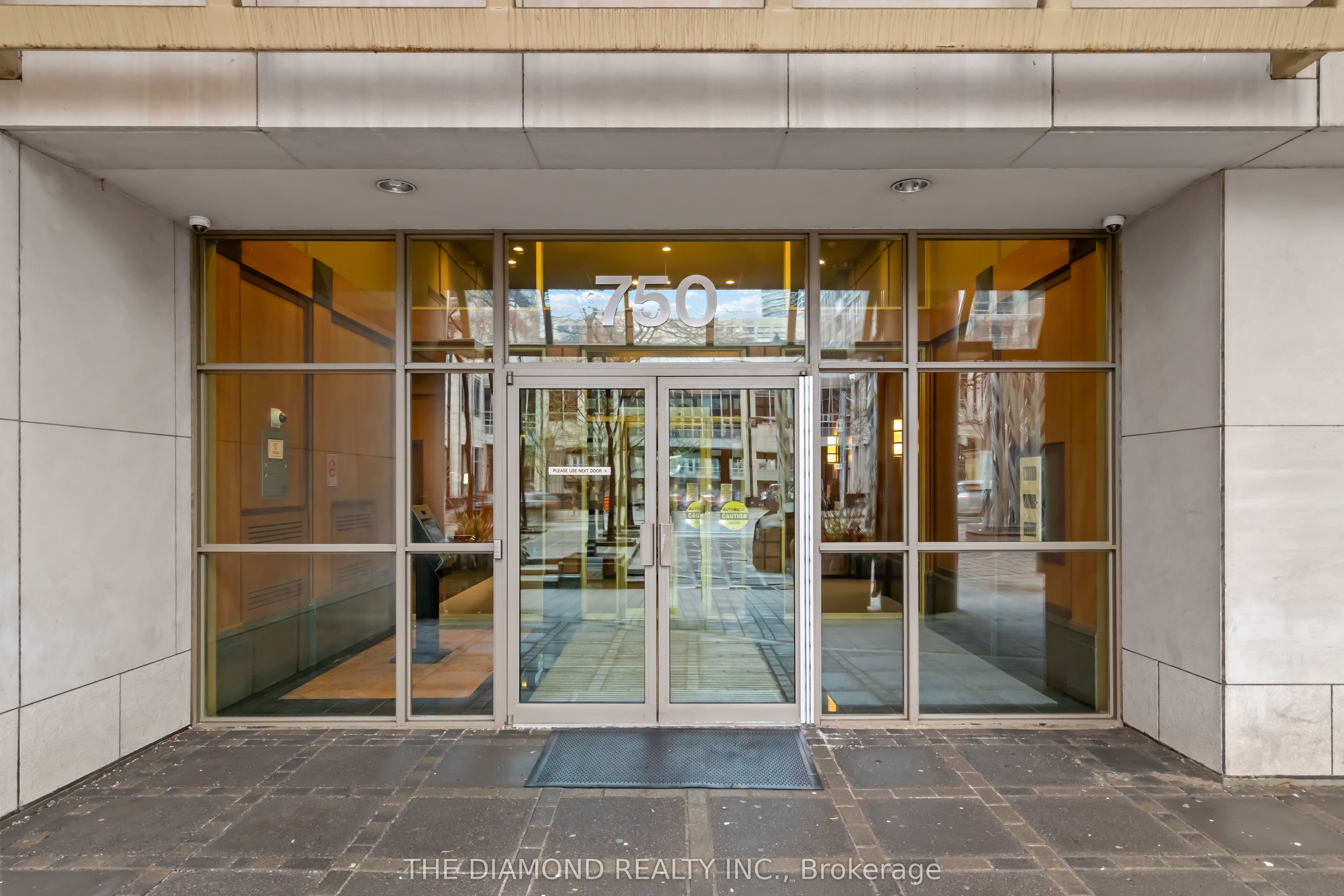 Additional image 3 of 907-750 Bay Street, Toronto, ON, M5G 1N6