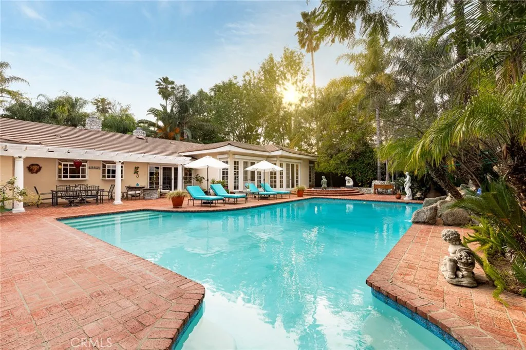 Additional image 40 of 22723 Erwin St, Woodland Hills, CA 91367