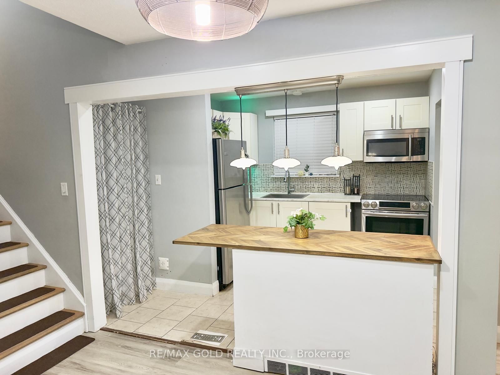 Additional image 4 of 156 Mooregate Crescent, Kitchener, ON, N2M 2G1