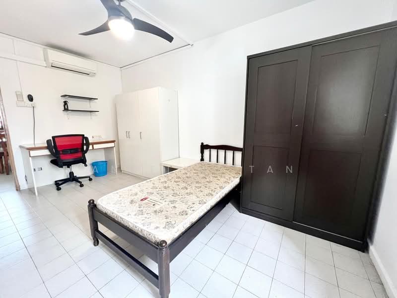 450 Tampines Street 42 photo 2