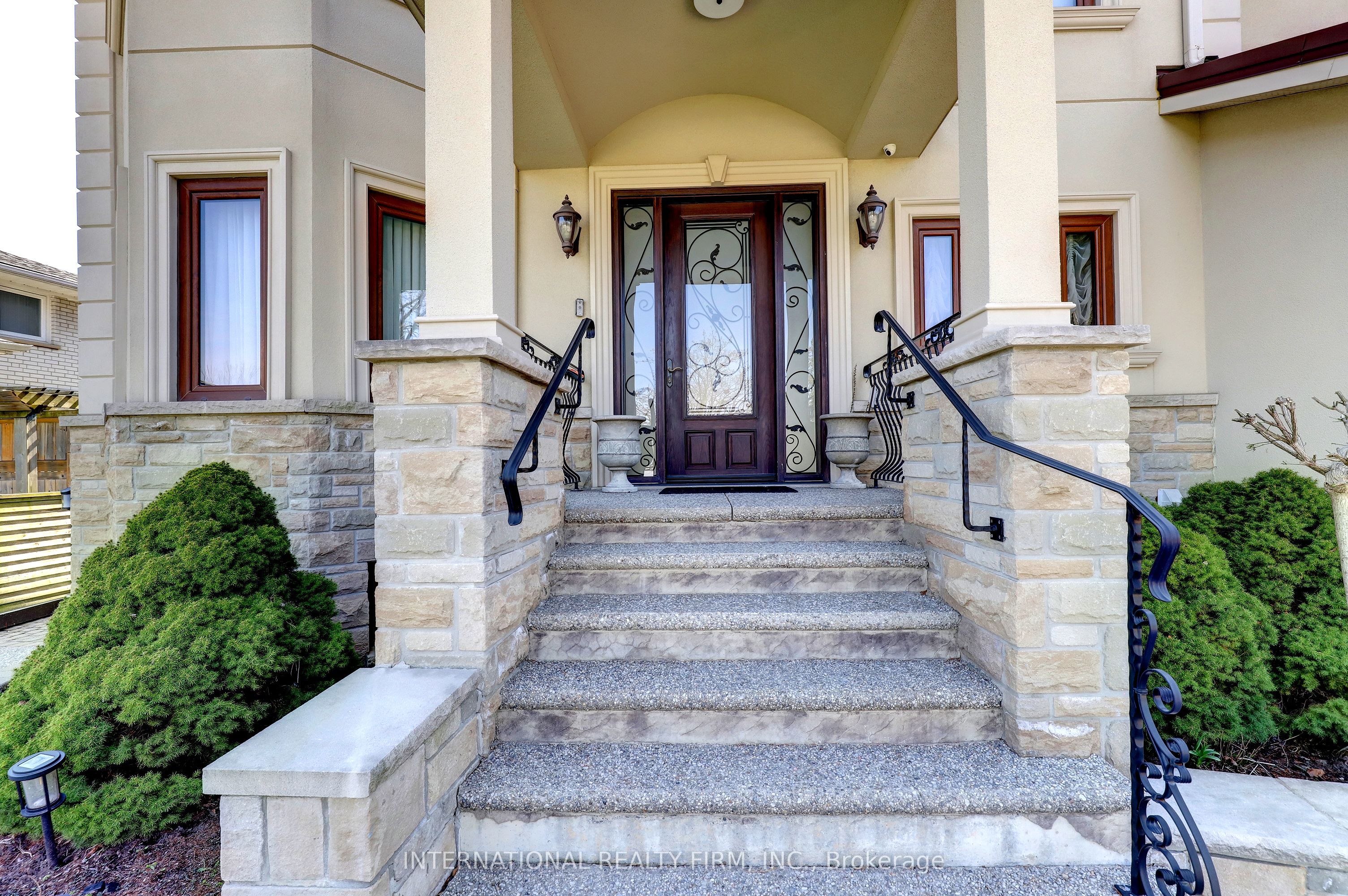 Additional image 3 of 3496 Burningoak Crescent, Mississauga, ON, L4Y 3L5