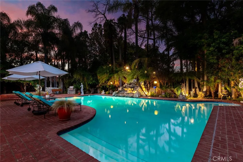 Additional image 133 of 22723 Erwin St, Woodland Hills, CA 91367