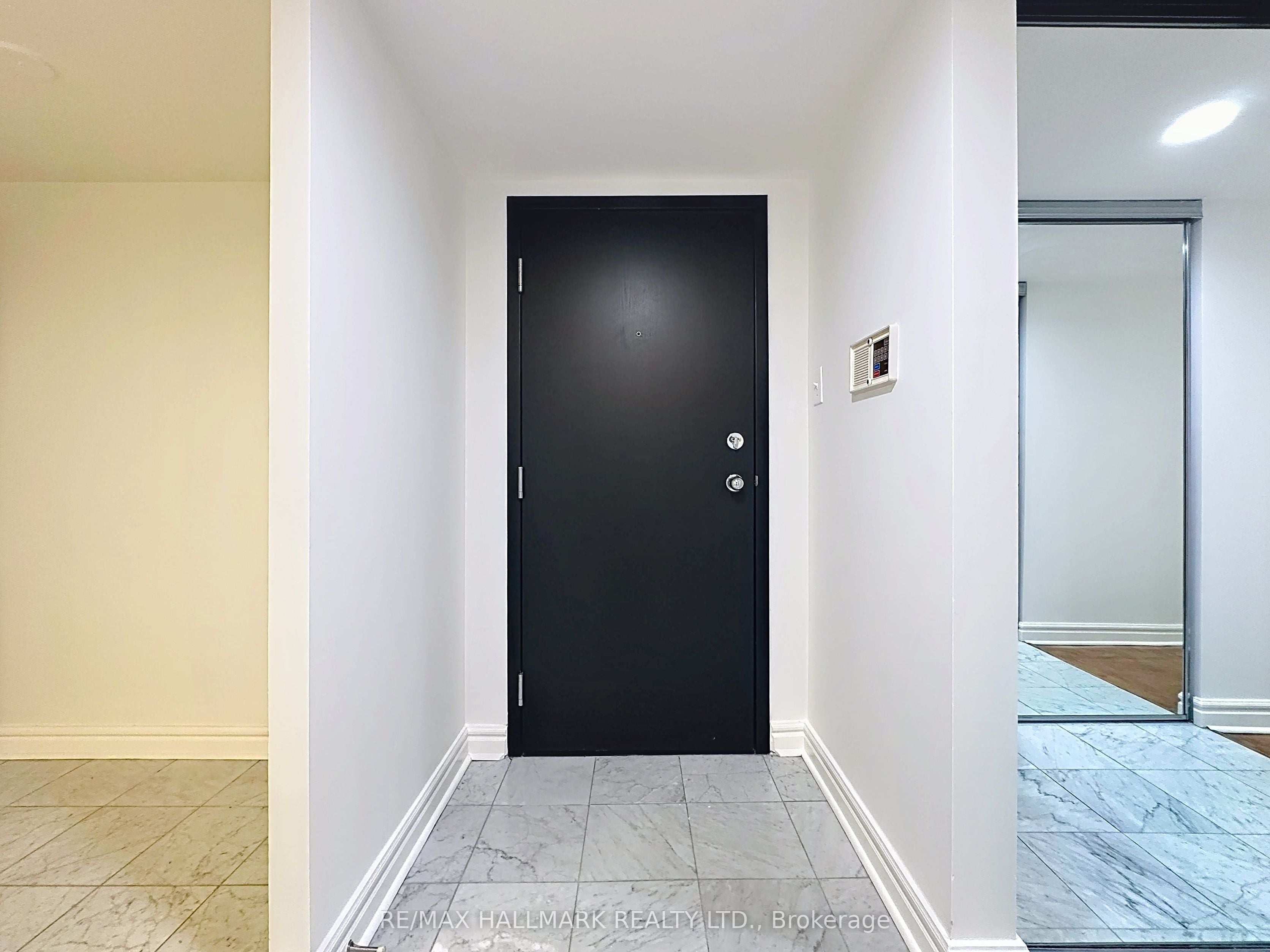 Additional image 5 of 302-33 University Avenue, Toronto, ON, M5J 2S7