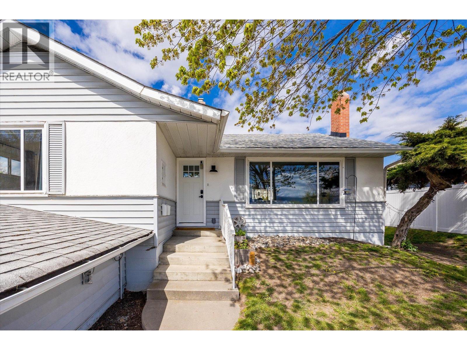 Additional image 4 of 1614 Bernard Avenue, Kelowna, BC, V1Y6R9