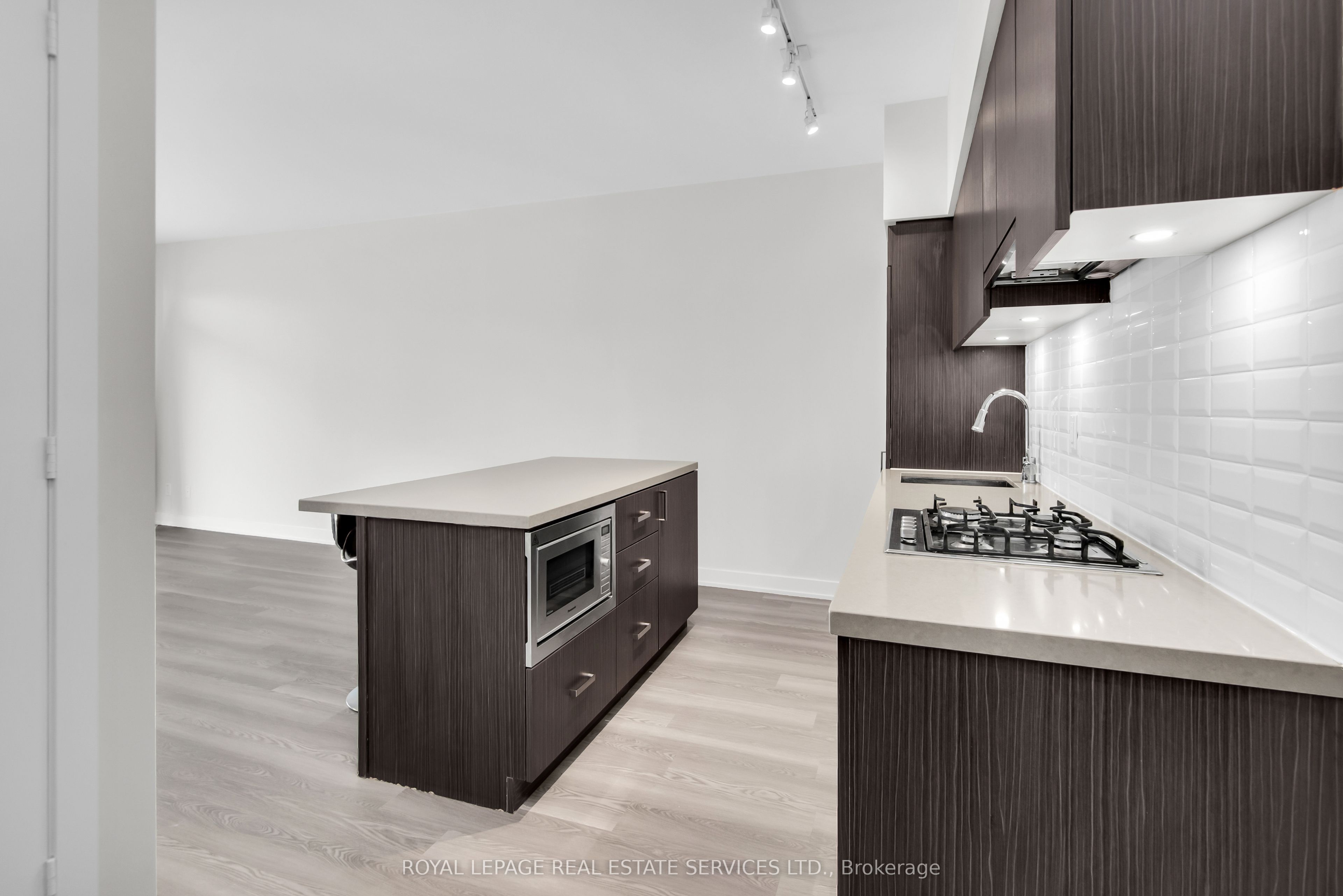 Additional image 5 of 1104-501 St Clair Avenue W, Toronto, ON, M5P 0A2