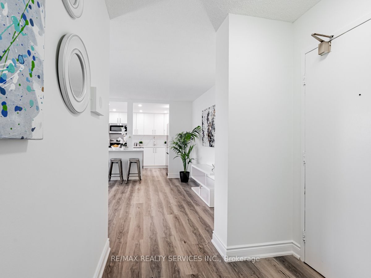Additional image 2 of 1108-3590 Kaneff Crescent, Mississauga, ON, L5A 3X3