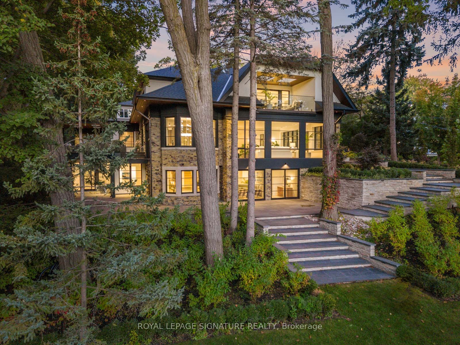 8 Crown Park Road, Toronto, ON, M4E 1J9