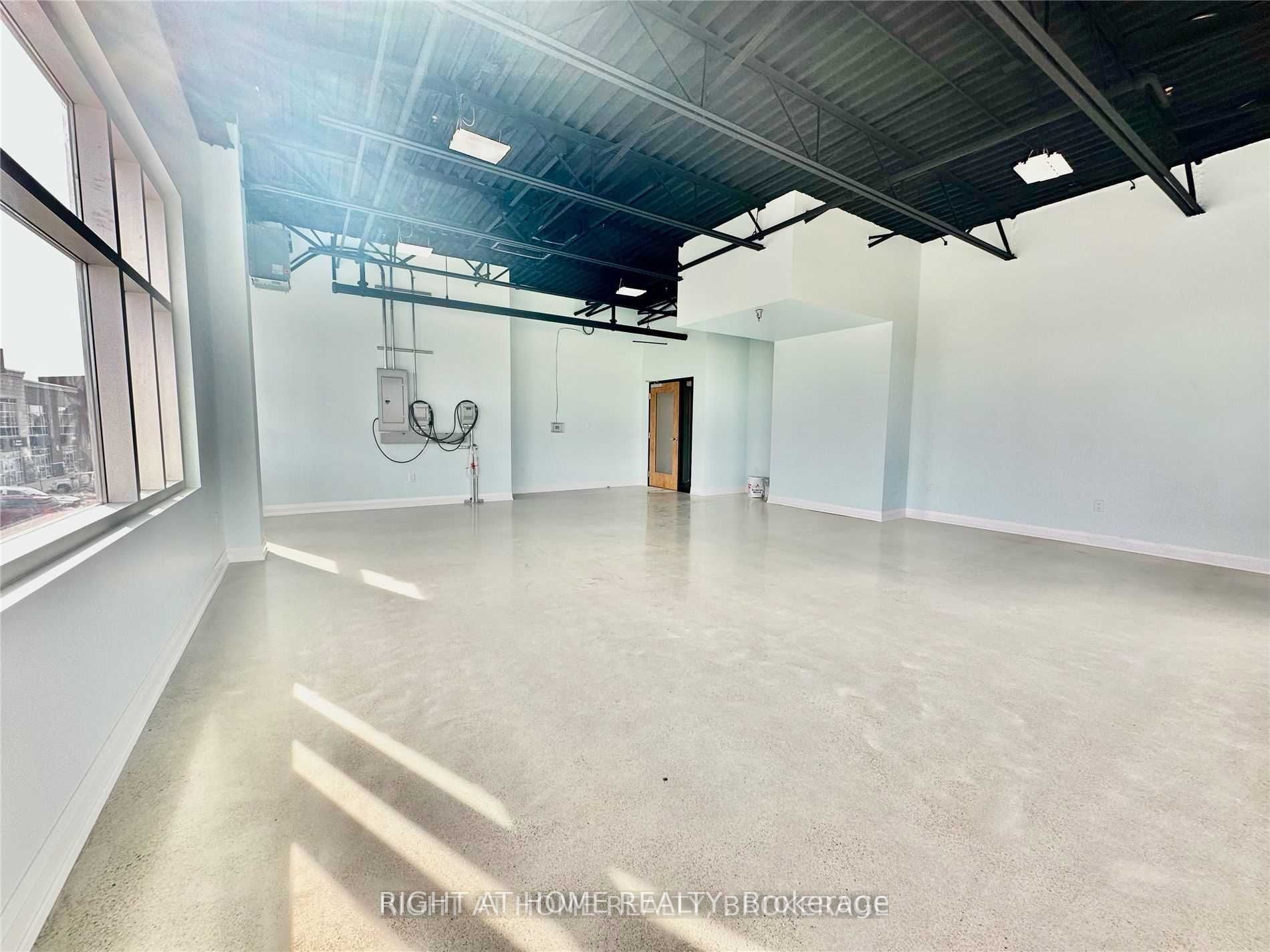 Additional image 3 of 210-3485 Rebecca Street, Oakville, ON, L6L 6X9