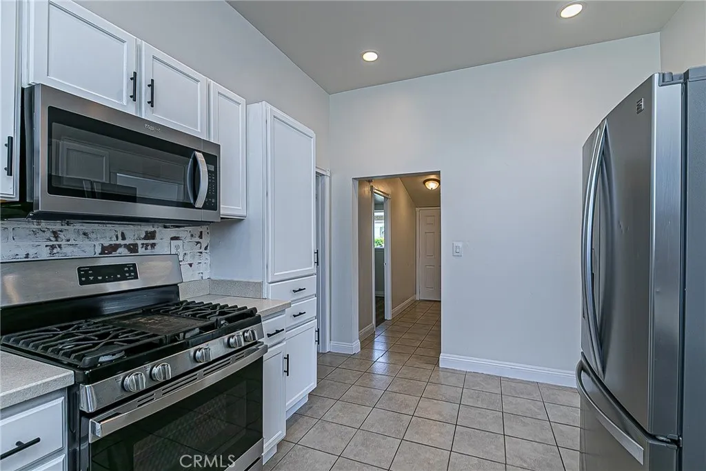 Additional image 39 of 203 E Walnut Ave, Lompoc, CA 93436