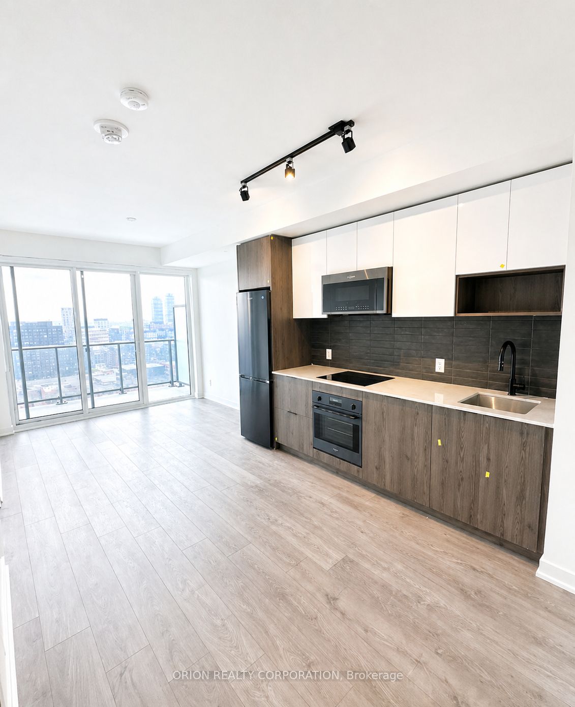 1404-5 Defries Street, Toronto, ON, M5A 0W7