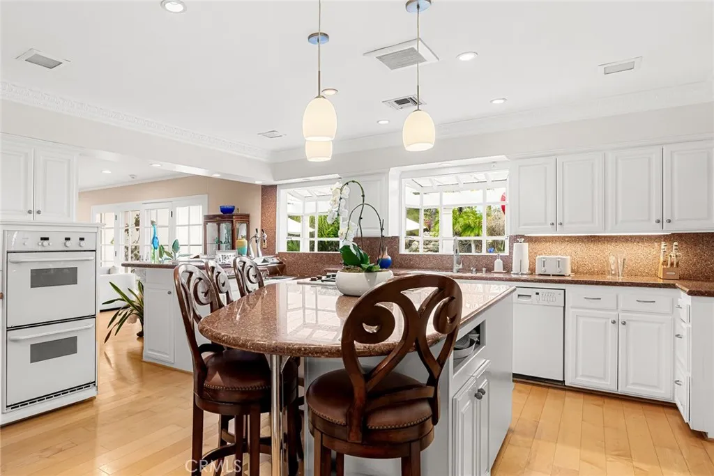 Additional image 95 of 22723 Erwin St, Woodland Hills, CA 91367