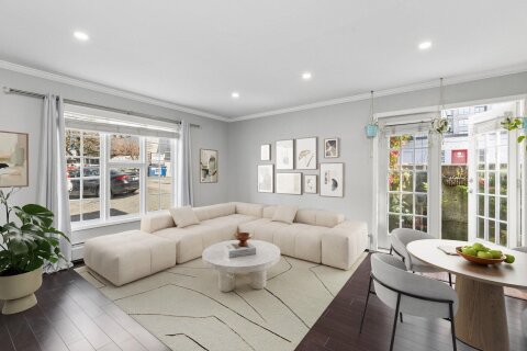 Additional image 8 of 102-120 17th Street W, North Vancouver, BC, V7M 1V4