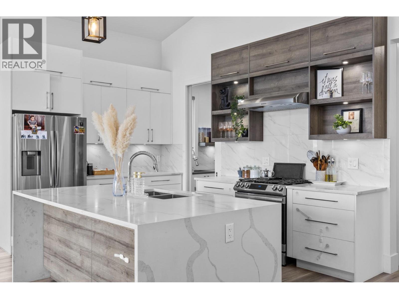 Additional image 6 of 683 Deans Drive, Kelowna, BC, V1P1A1