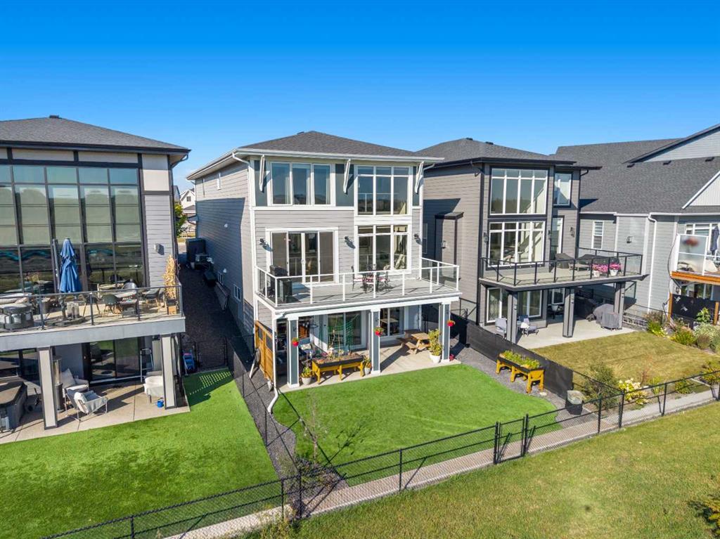 51 Creekstone Way SW, Calgary, AB, T2X 4R4