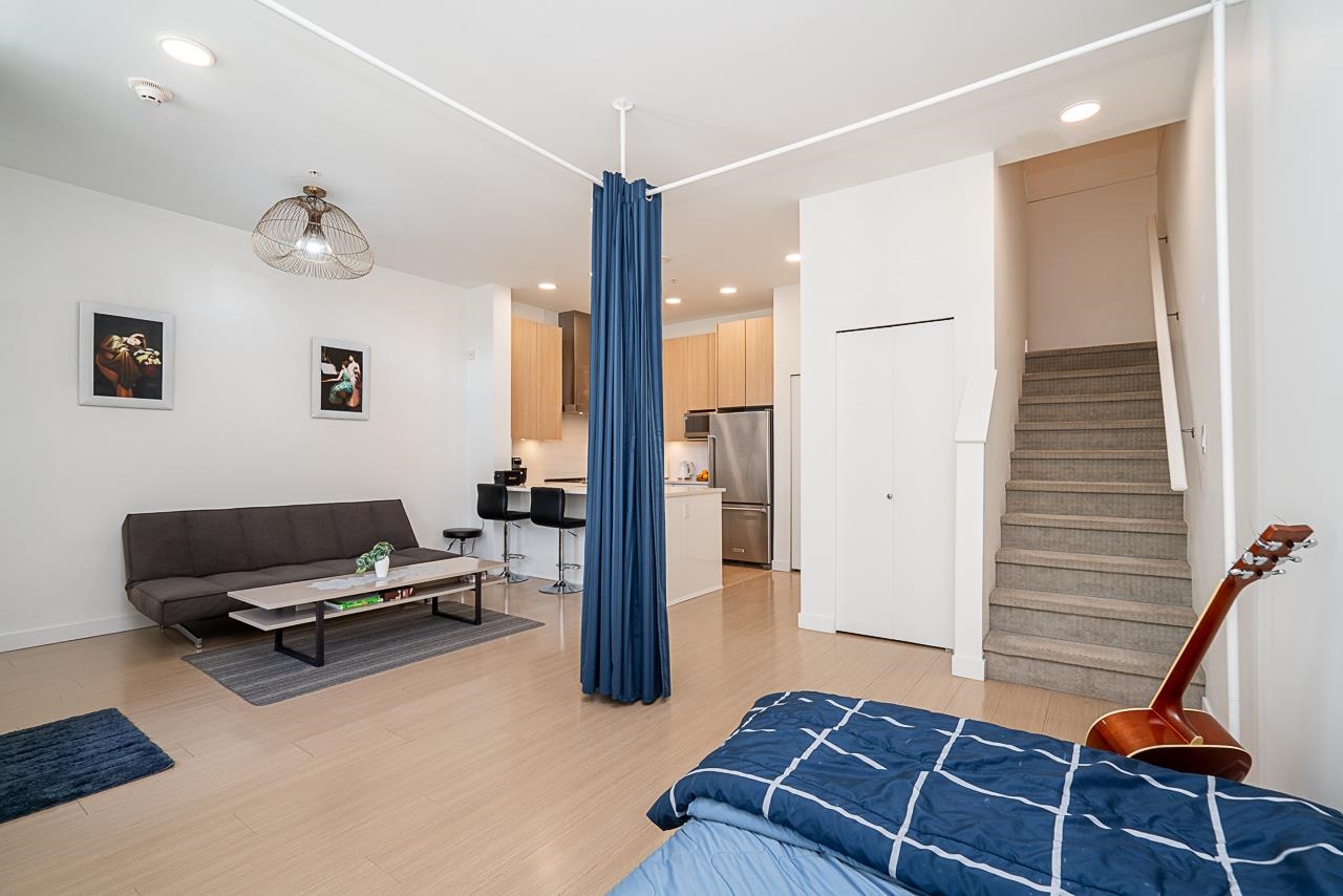 Additional image 3 of 5423 Lougheed Highway, Burnaby, BC, V5B 0B4