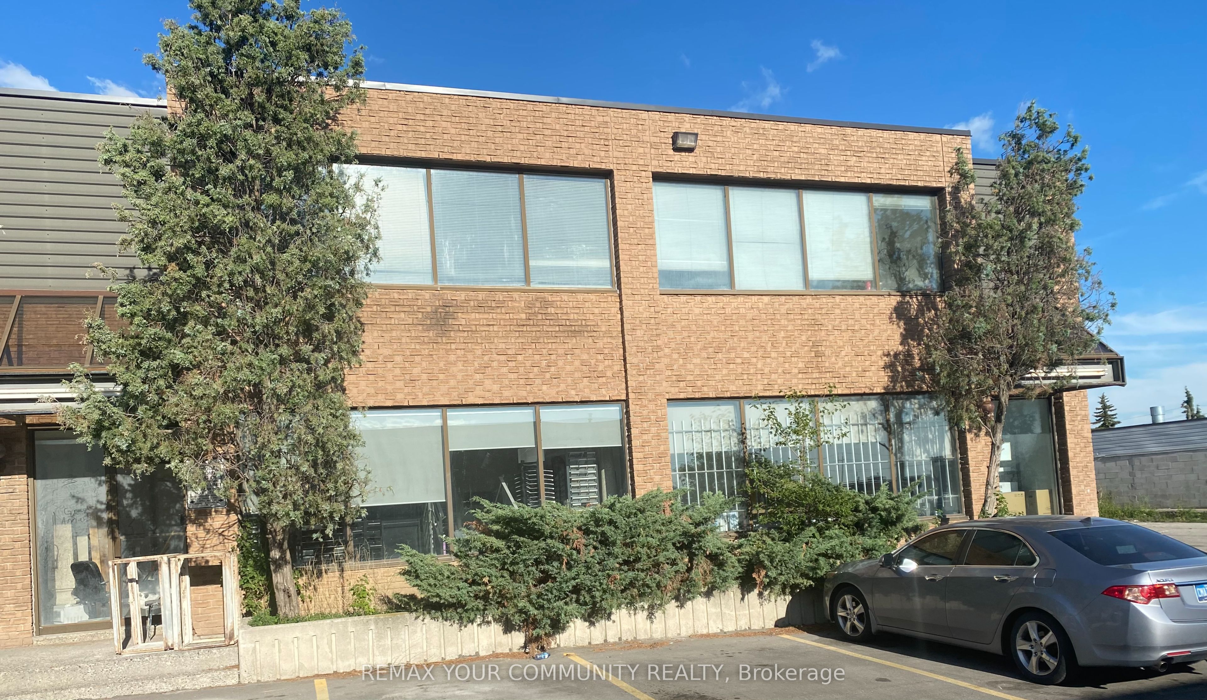 8-9-425 Eddystone Avenue, Toronto, ON, M3N 1H8