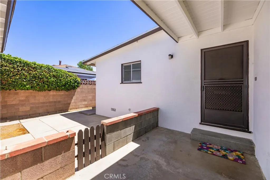 1438 W Ivyton St, Lancaster, CA 93534 photo 2