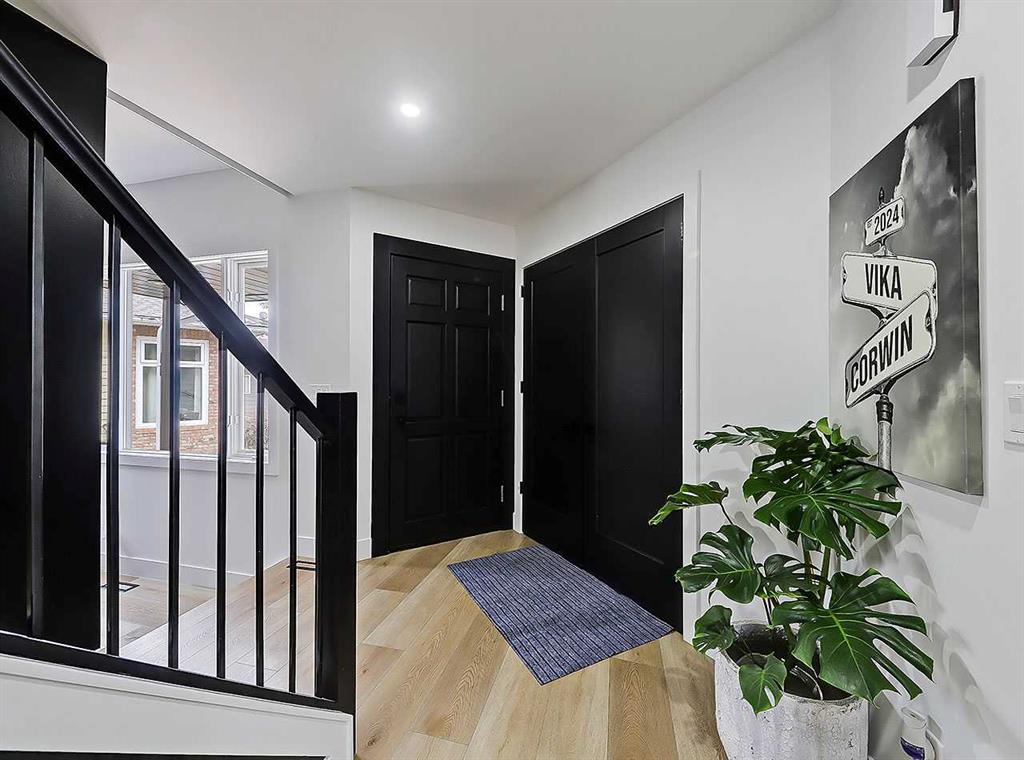Additional image 2 of 129 Sundown Place SE, Calgary, AB, T2X 3B7