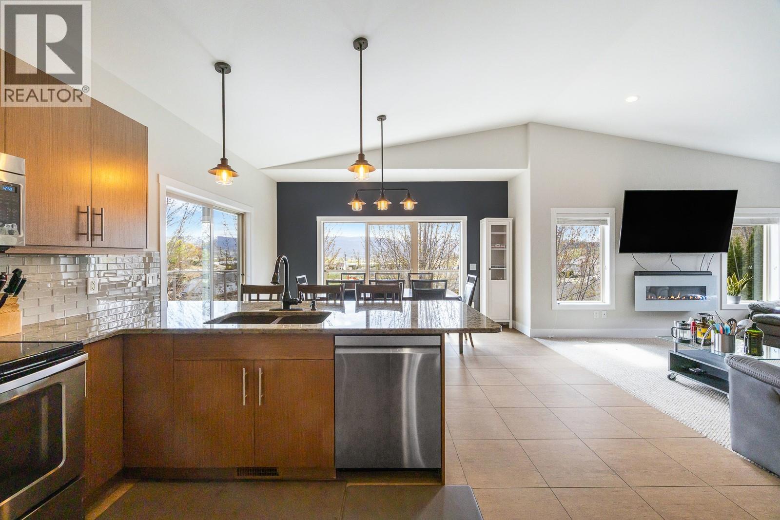 Additional image 3 of 3007 Shetland Road, Kelowna, BC, V1V3A7