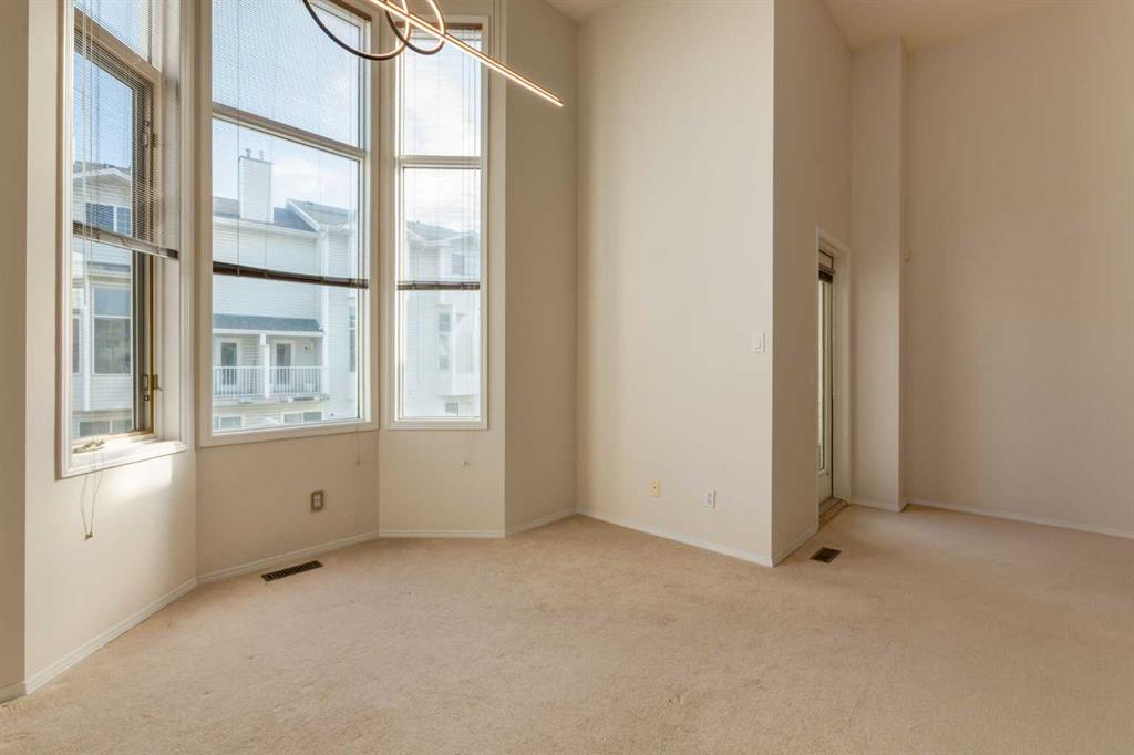 Additional image 4 of 318 Hawkstone Manor NW, Calgary, AB, T3G 3X2