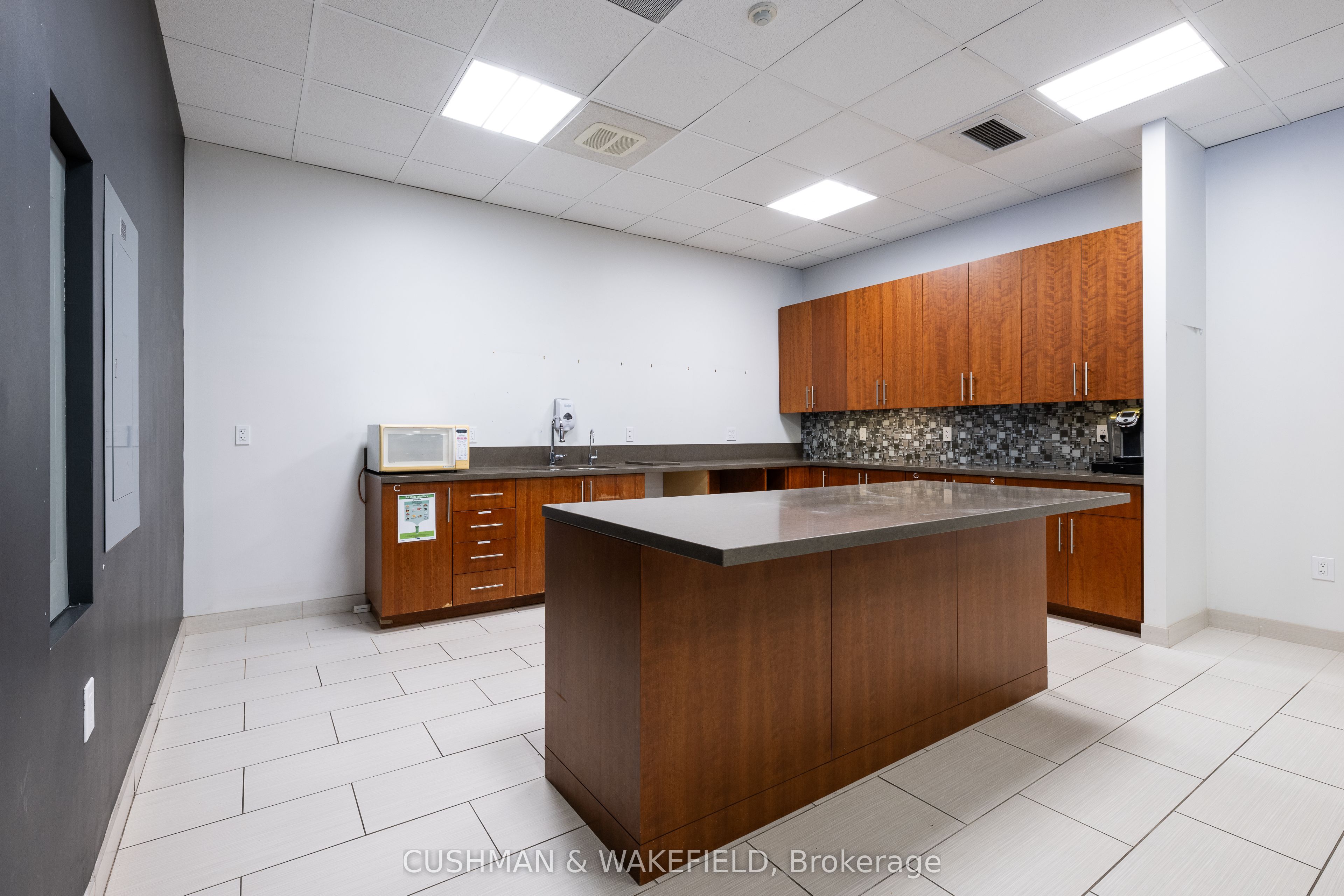 Additional image 5 of 1127 Leslie Street, Toronto, ON, M3C 2K4