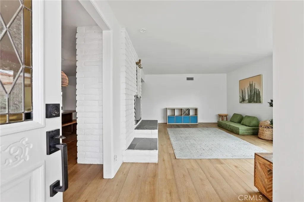 Additional image 2 of 2284 Redlands Dr, Newport Beach, CA 92660