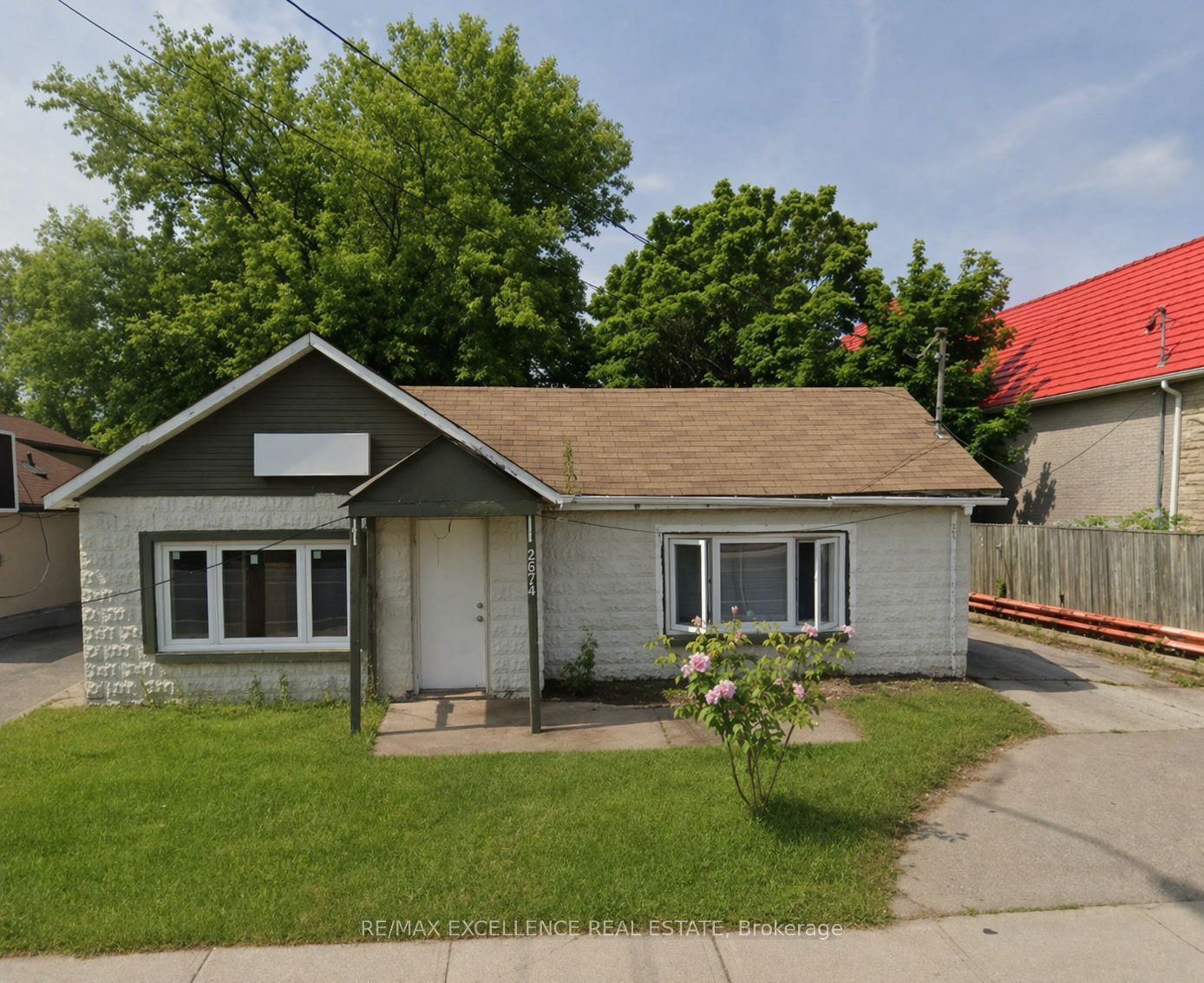 2574 Confederation Parkway, Mississauga, ON, L5B 1S2