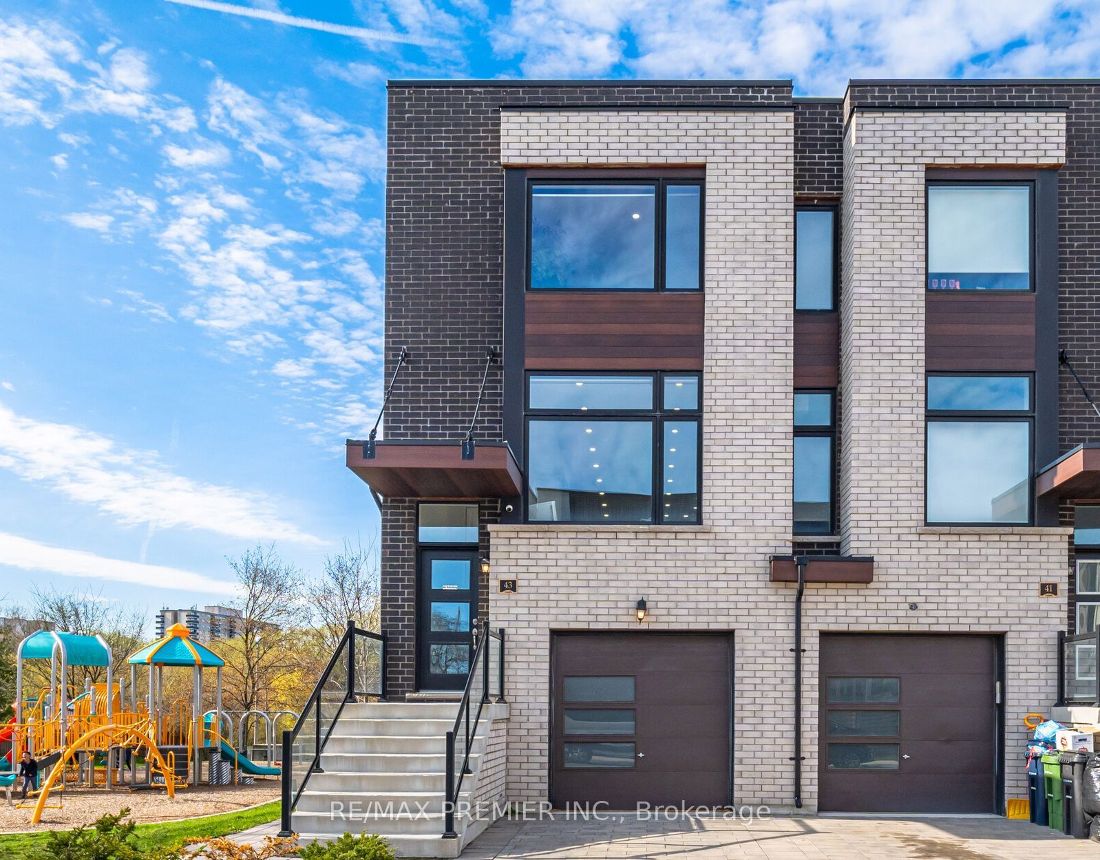 43 Wild Rose Gardens, Toronto, ON, M6L 0A5