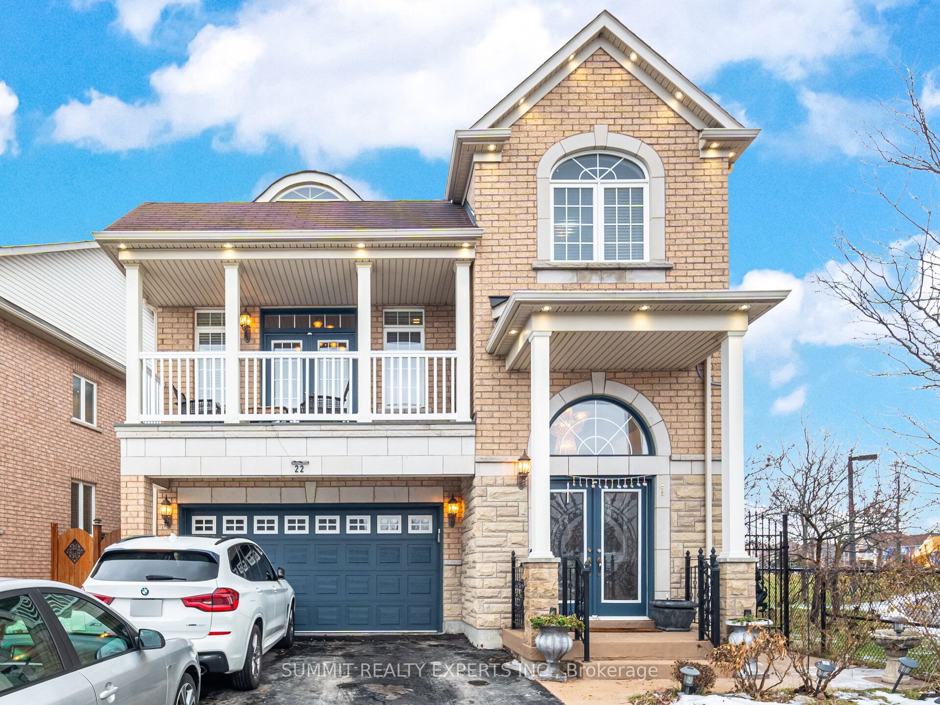 22 Baylawn Circle, Brampton, ON, L6P 2M5