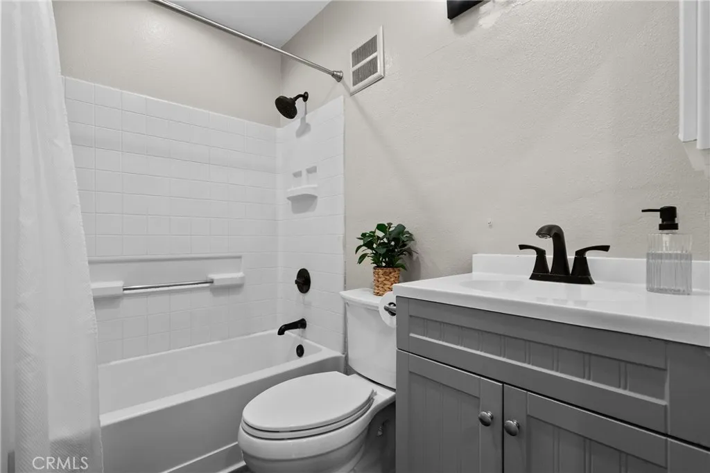 Additional image 73 of 21200 Trumpet Dr Unit 205, Newhall, CA 91321