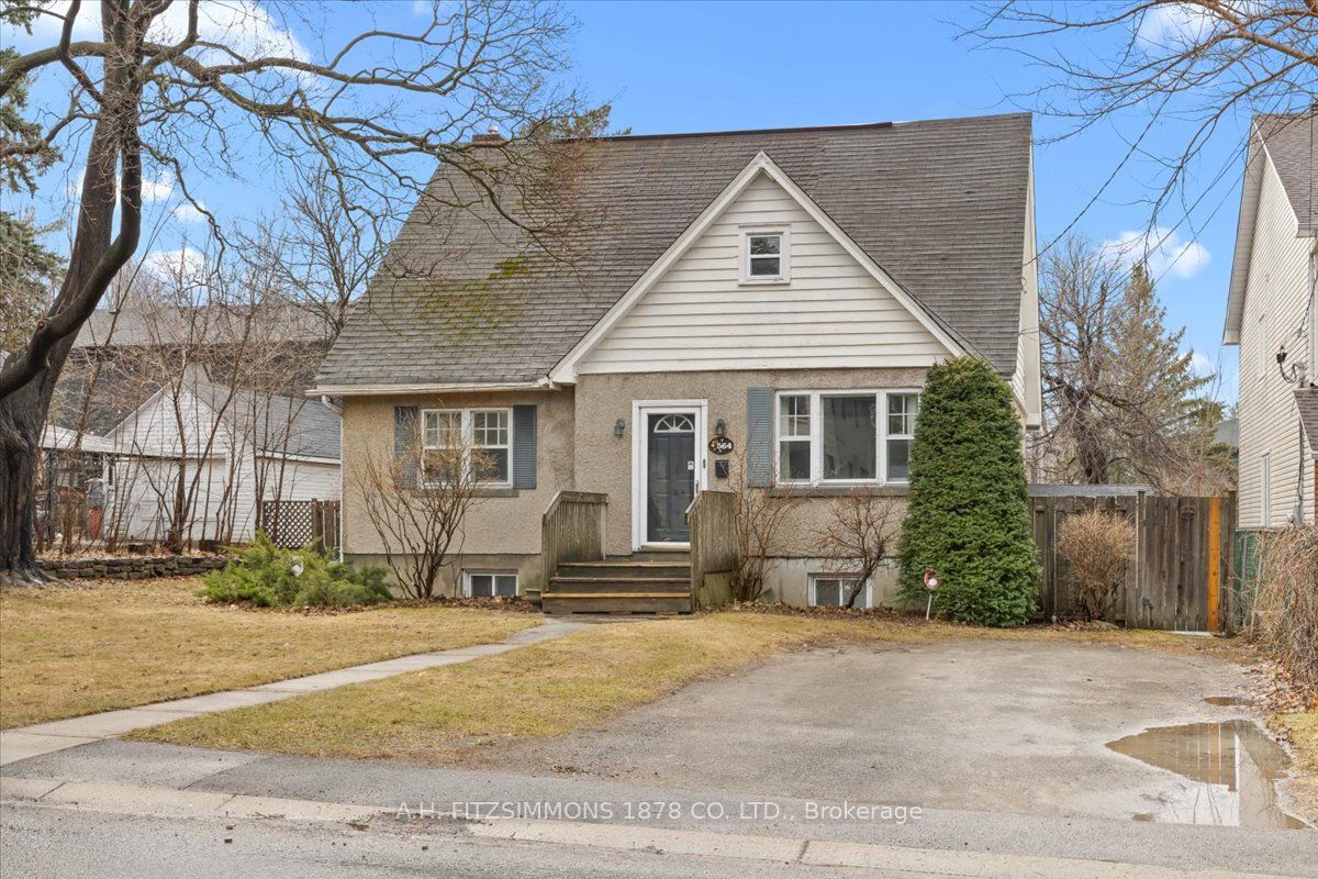 564 Tweedsmuir Avenue, Ottawa, ON, K1Z 5P2