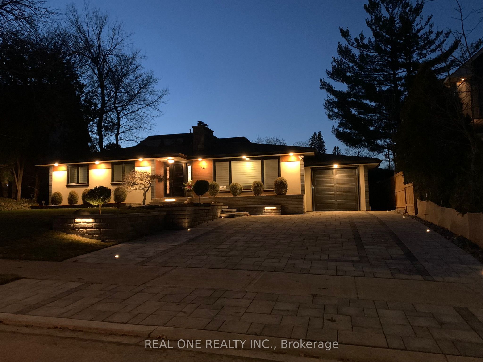Additional image 2 of 54 Leisure Lane, Richmond Hill, ON, L4C 4X1