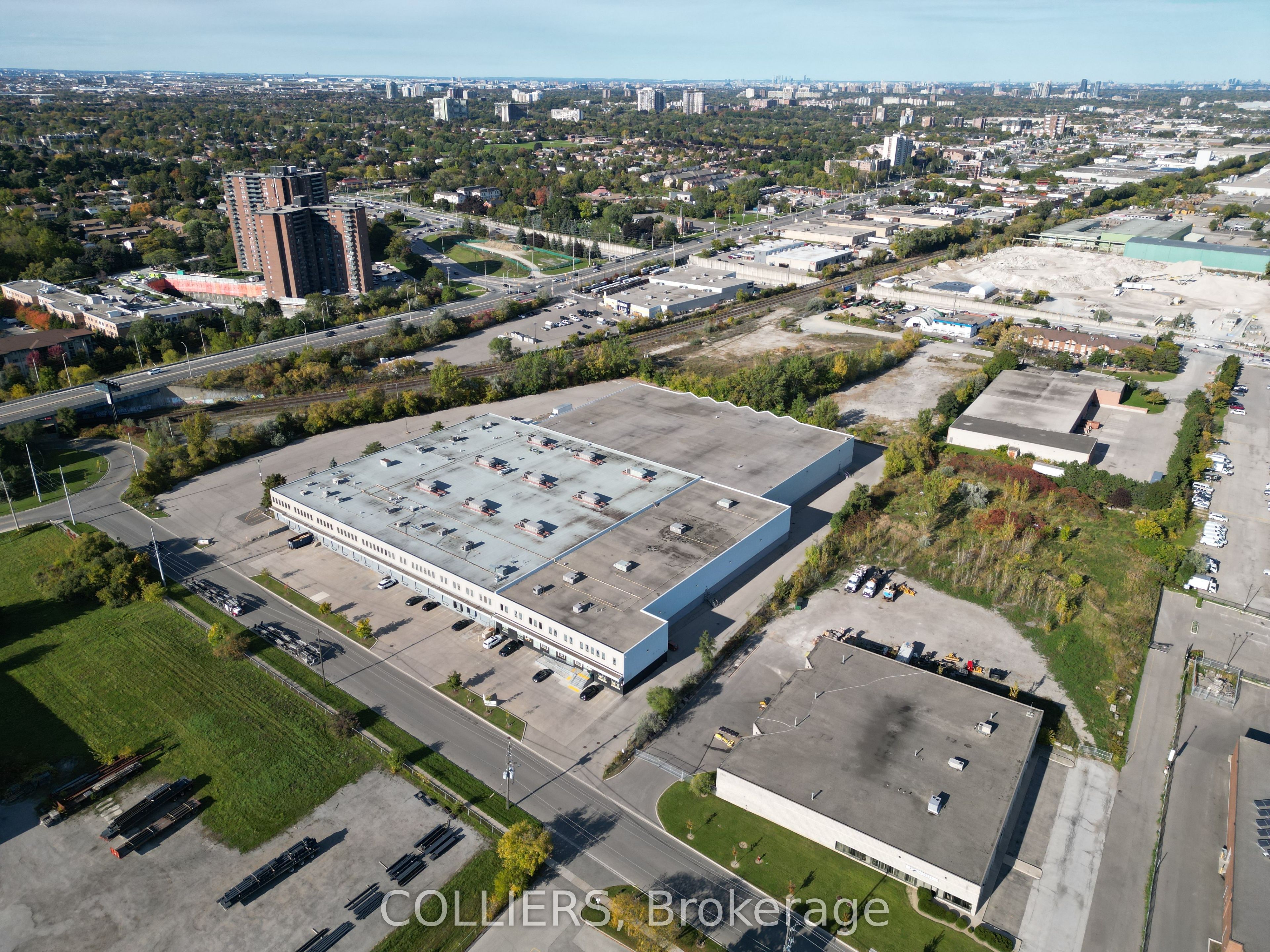560 Hensall Circle, Mississauga, ON, L5A 1Y1