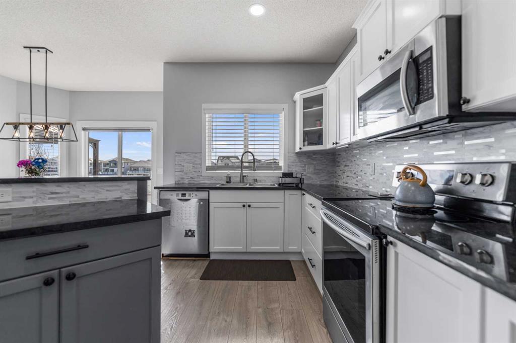 Additional image 5 of 328 Rainbow  Falls Way, Chestermere, AB, T1X 1W5
