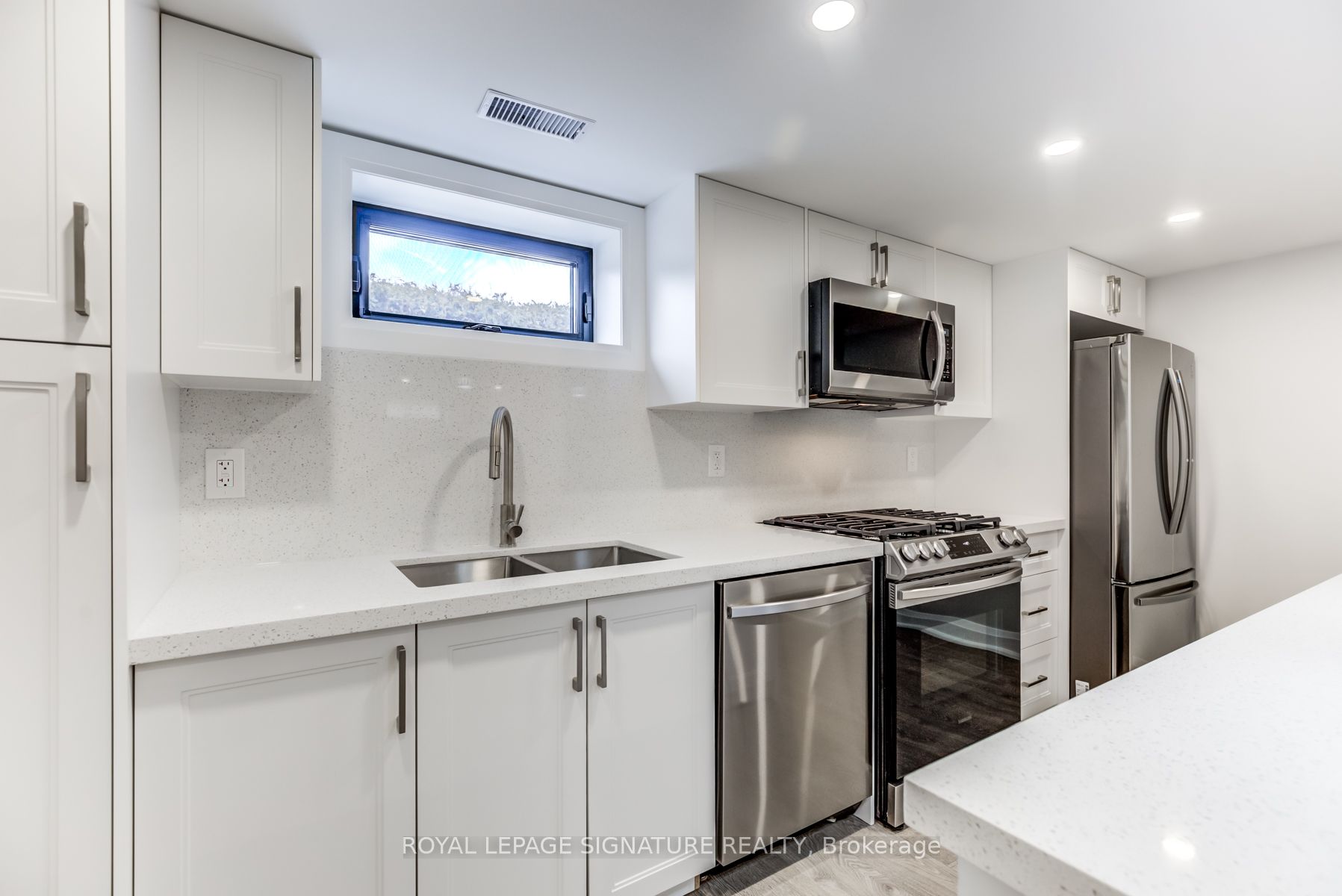 Additional image 6 of Bsmt-16 Boem Avenue, Toronto, ON, M1R 3T1